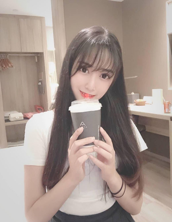 巴黎外围女大学生