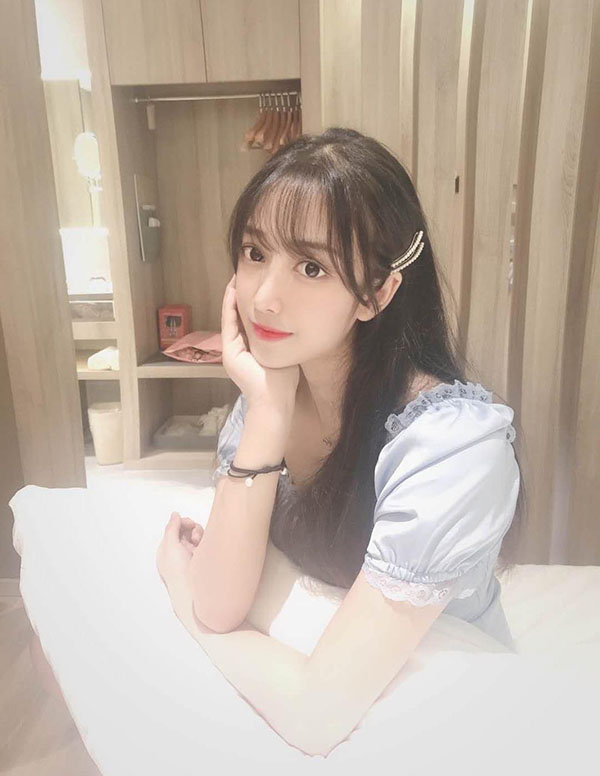 新加坡外围女大学生